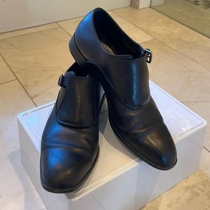 Donald Pliner Men's black dress shoe, single buckle size 11.5